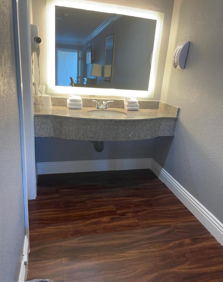 Legacy & Motel Anaheim