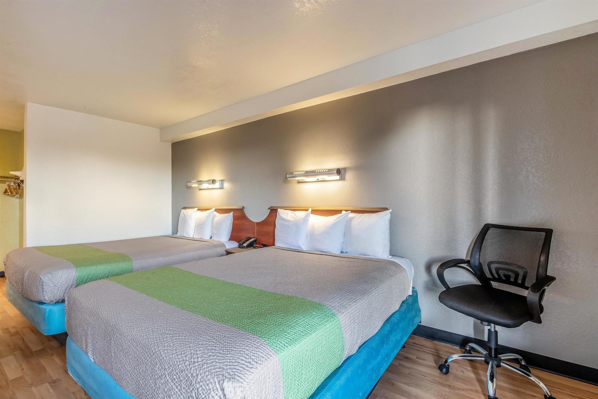 Hotel 6-anaheim, Ca Anaheim