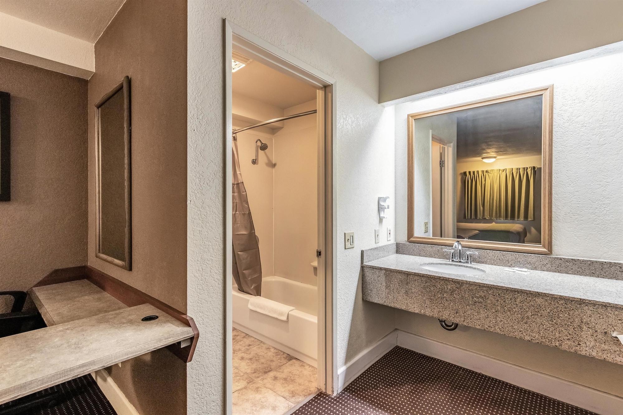 Hotel 6-anaheim, Ca 2*