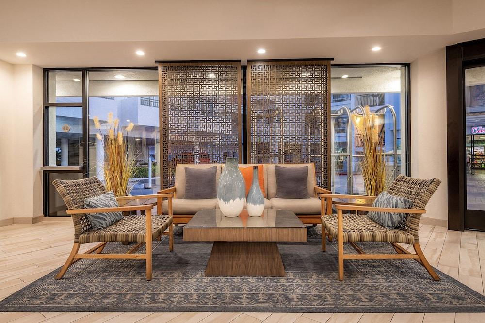 Hotel Tropicana & 3*