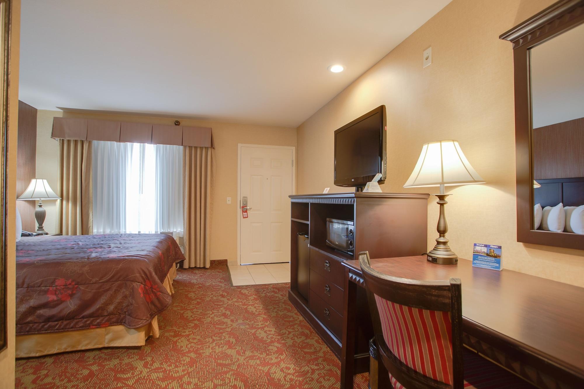 Castle And Hotel 3*
