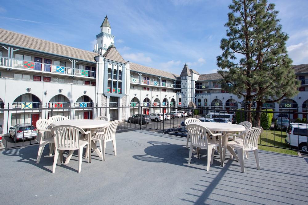 Castle And 3* Anaheim