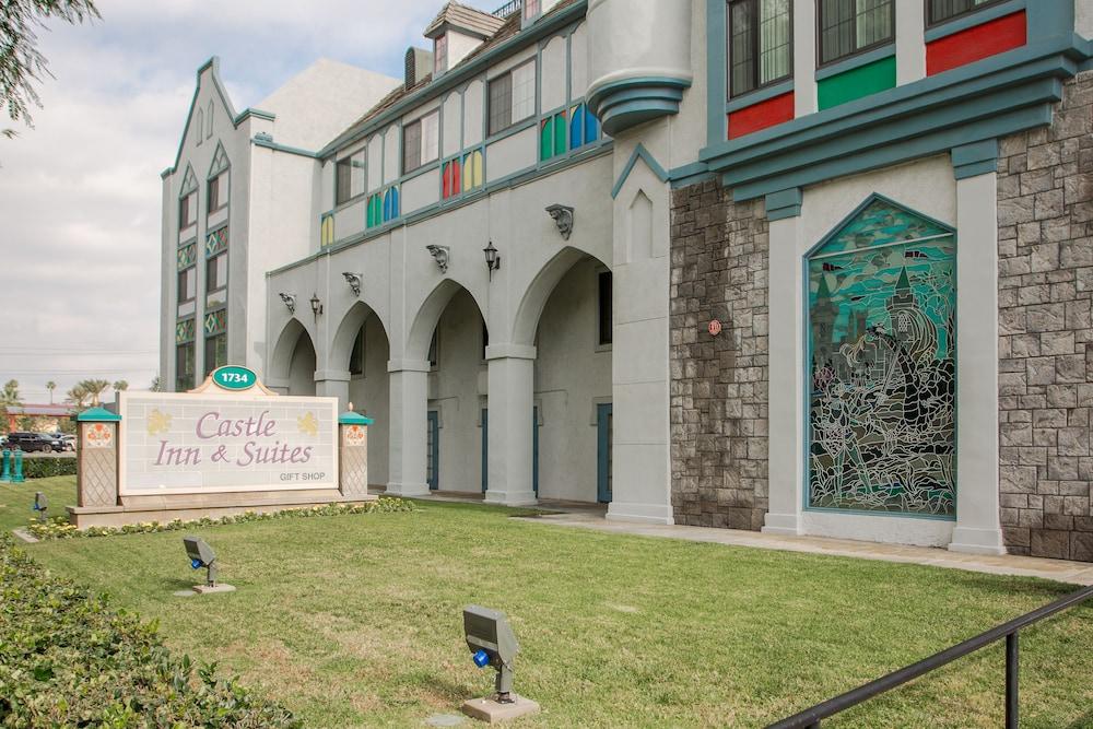 Hotel Castle And