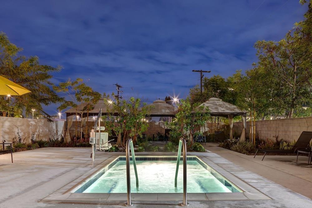 Home2 By Hilton Anaheim