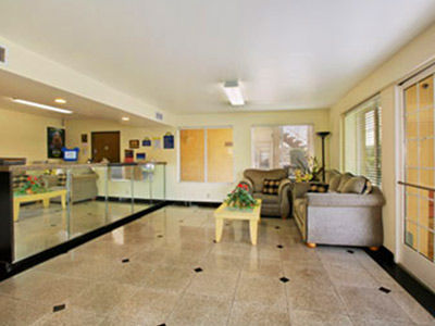 Signature Maingate Hotel 3*