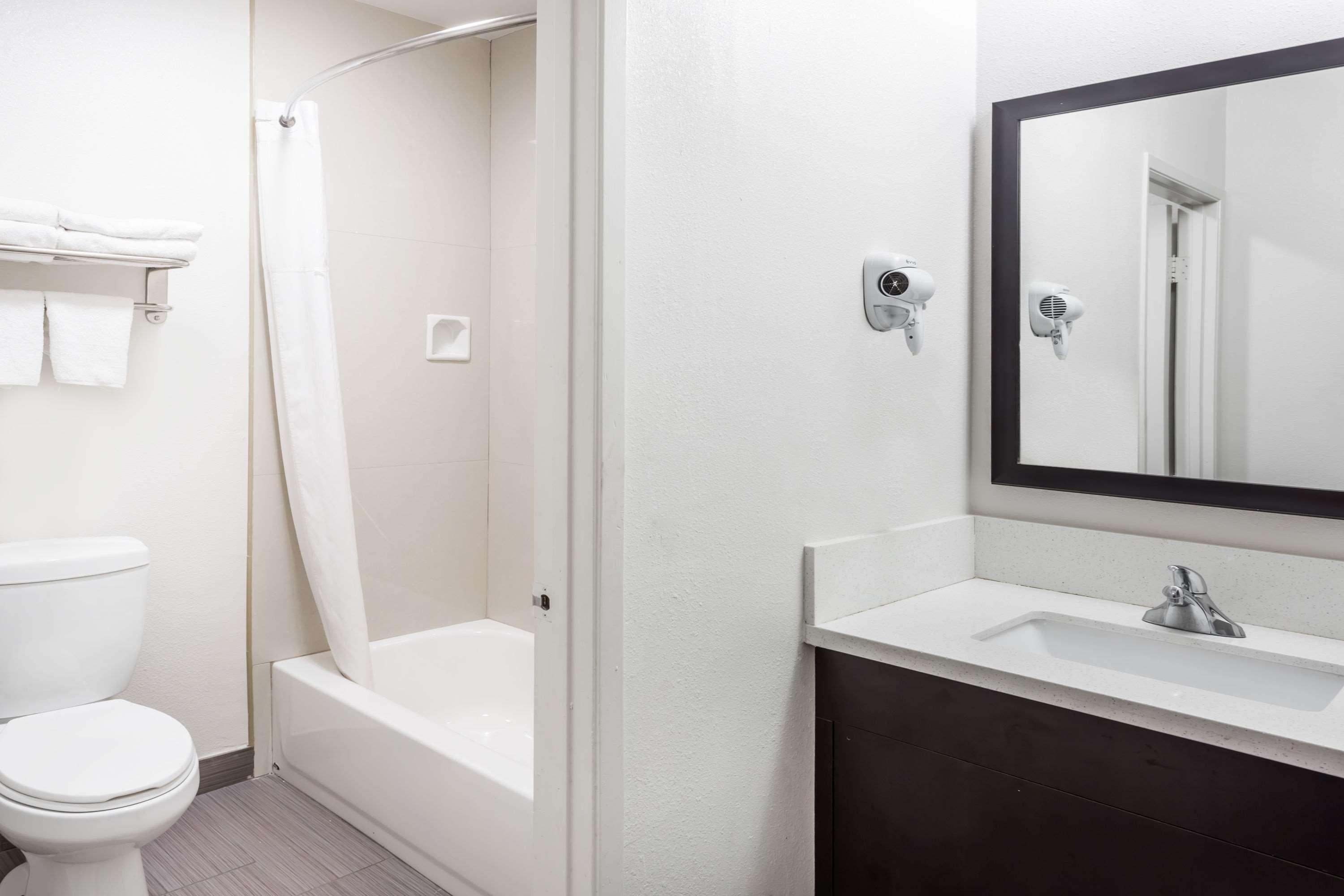 Days & By Wyndham At Disneyland Park Motel Anaheim