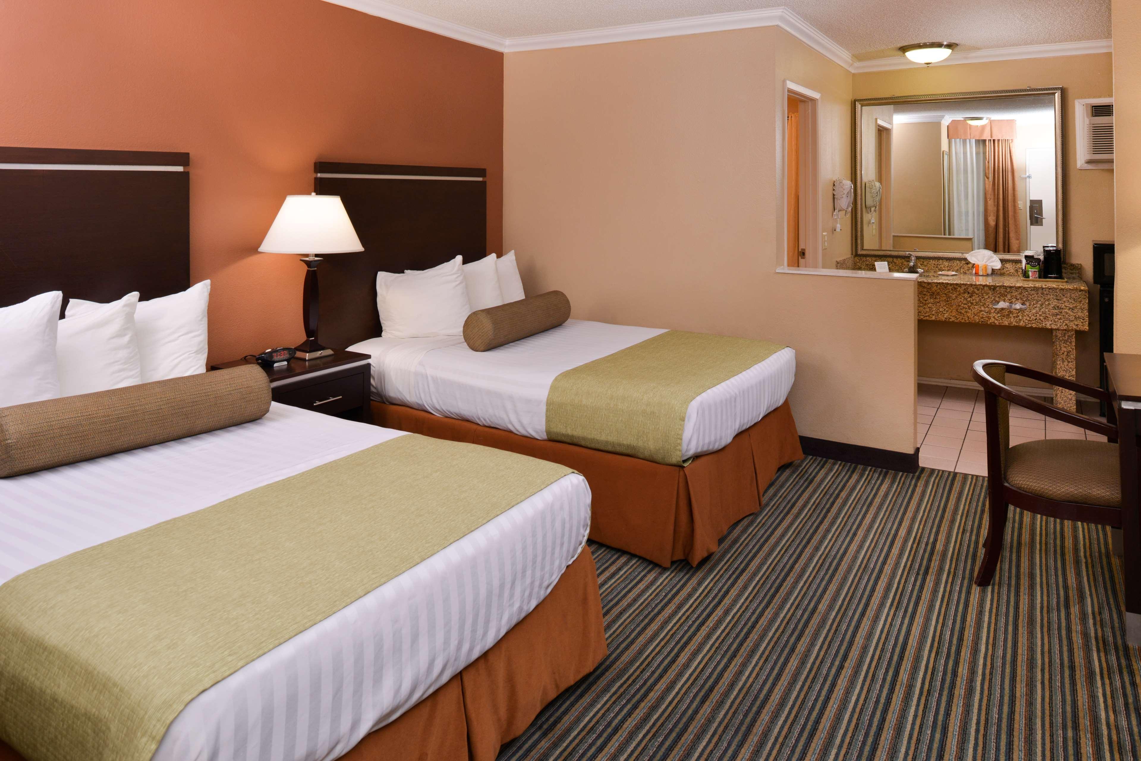 Western Courtesy - At The Park Hotel Anaheim