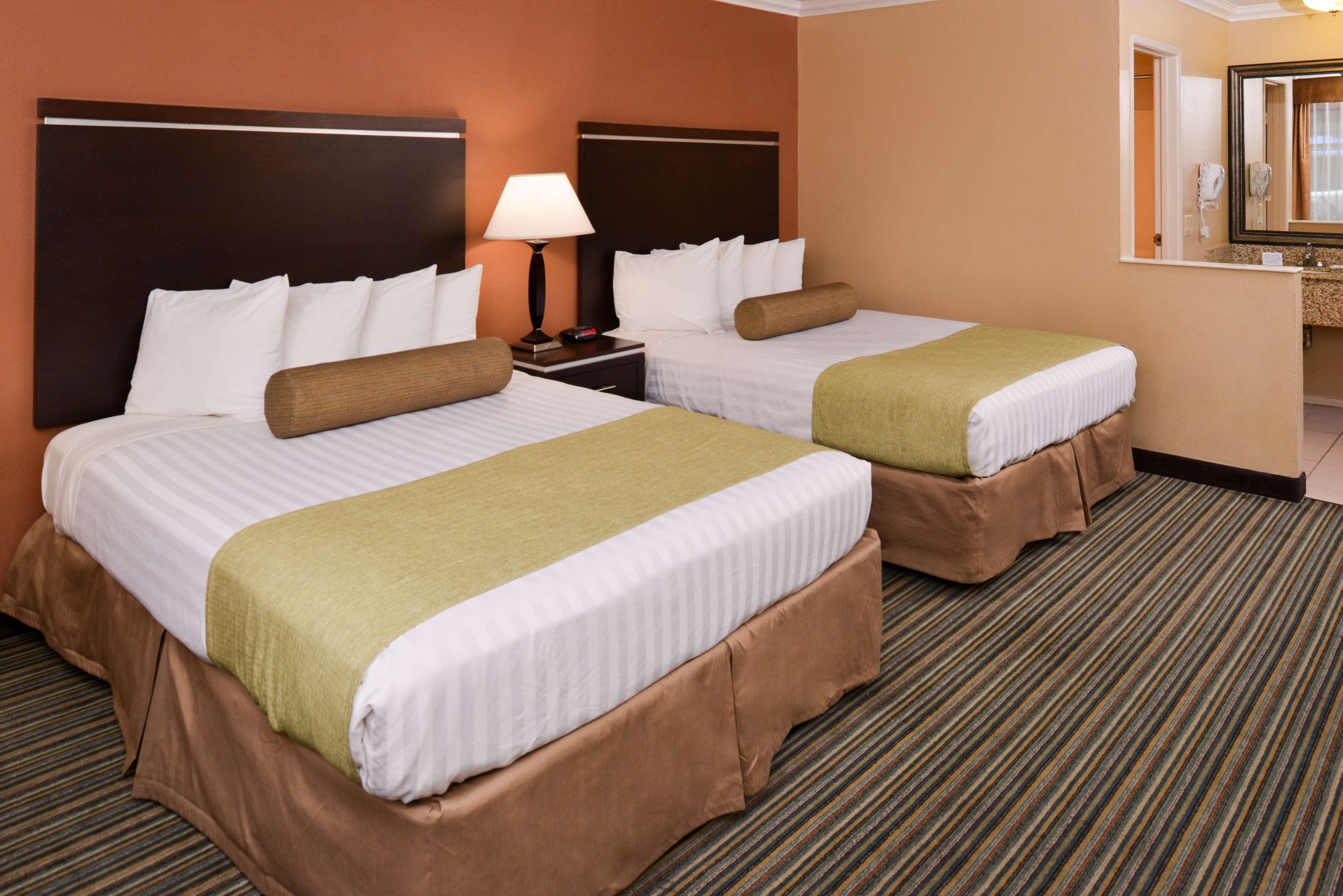 Hotel Western Courtesy - At The Park Anaheim