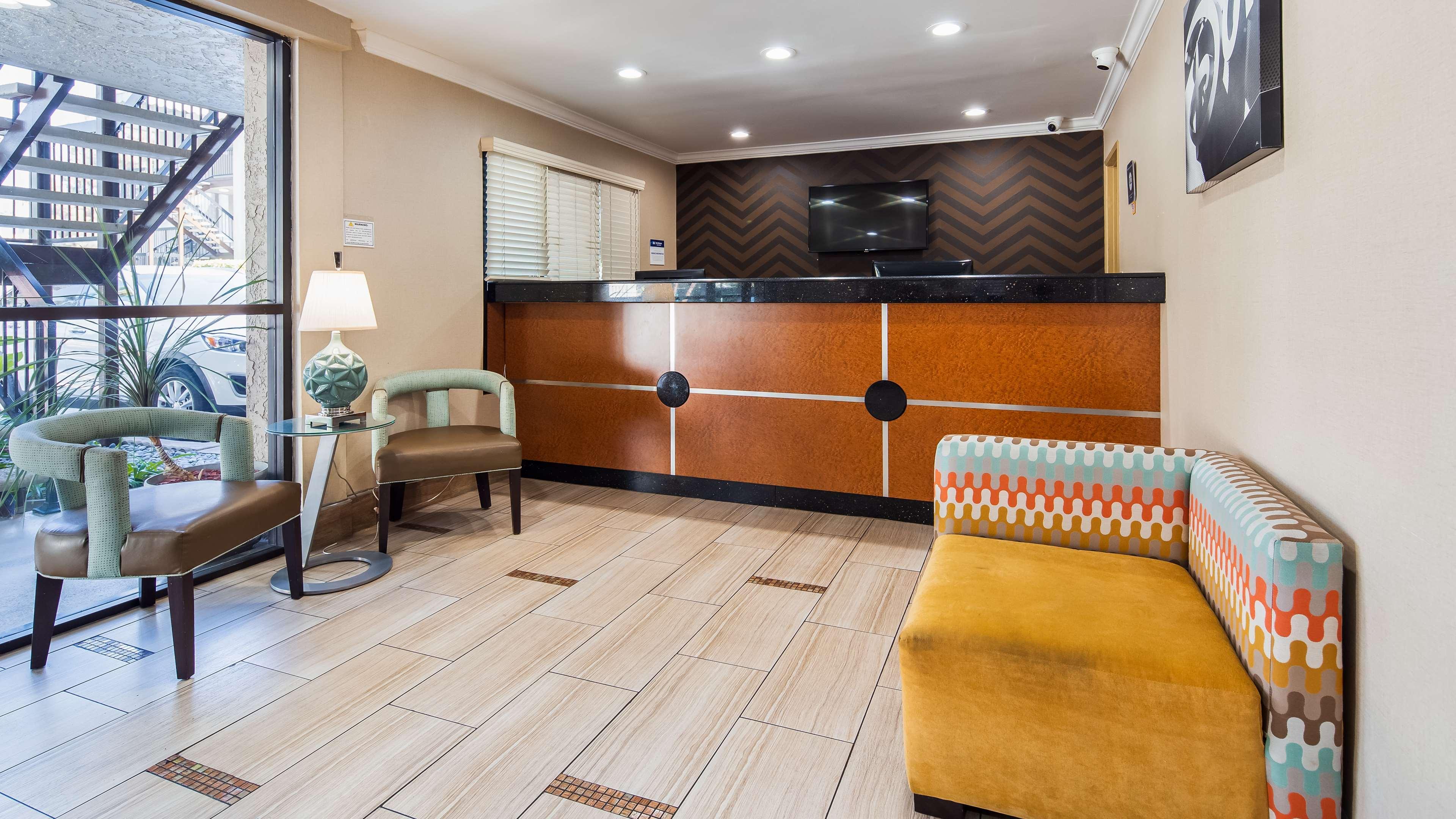Western Courtesy - At The Park Hotel Anaheim