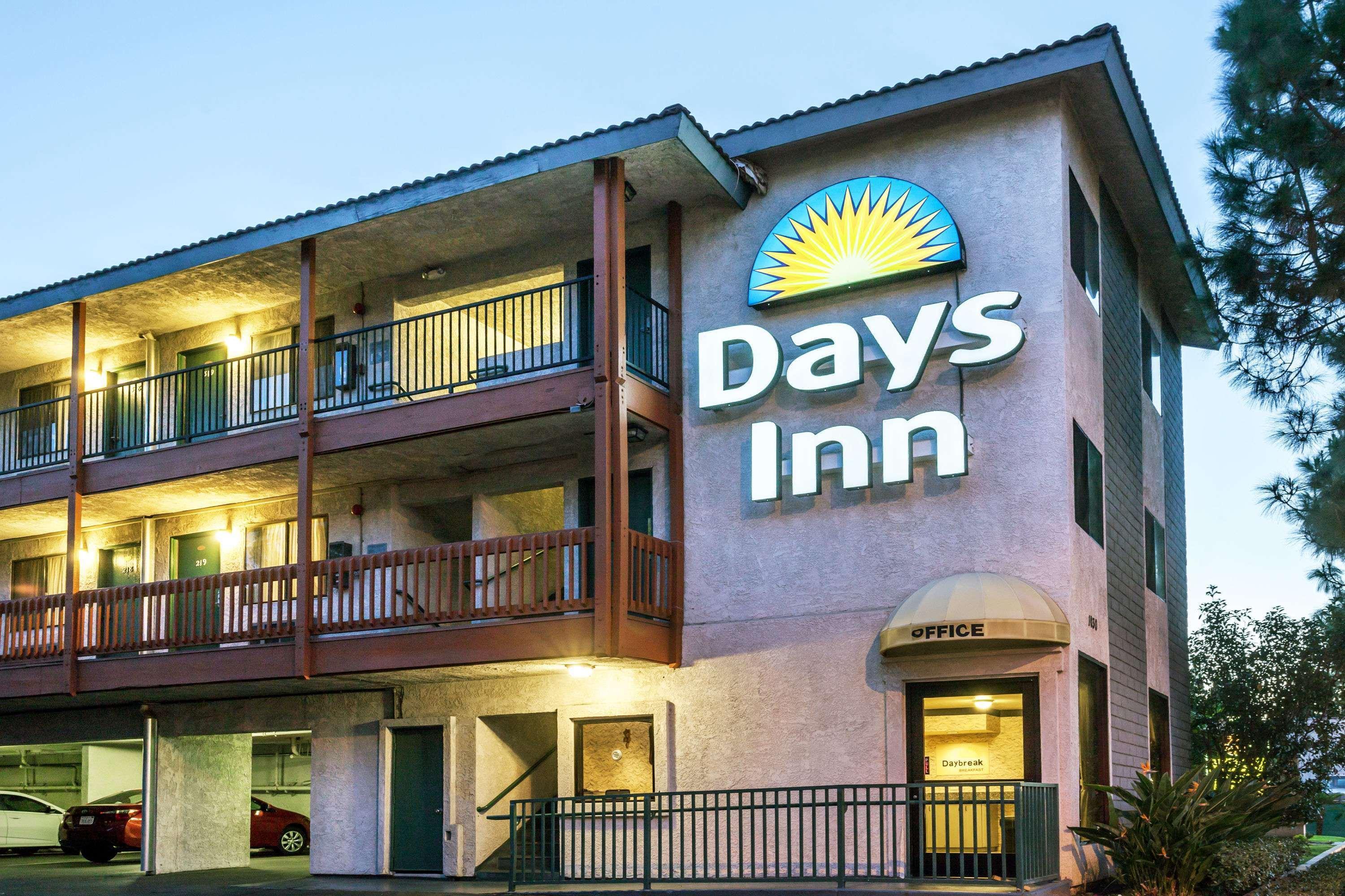 Hotel Days By Wyndham West