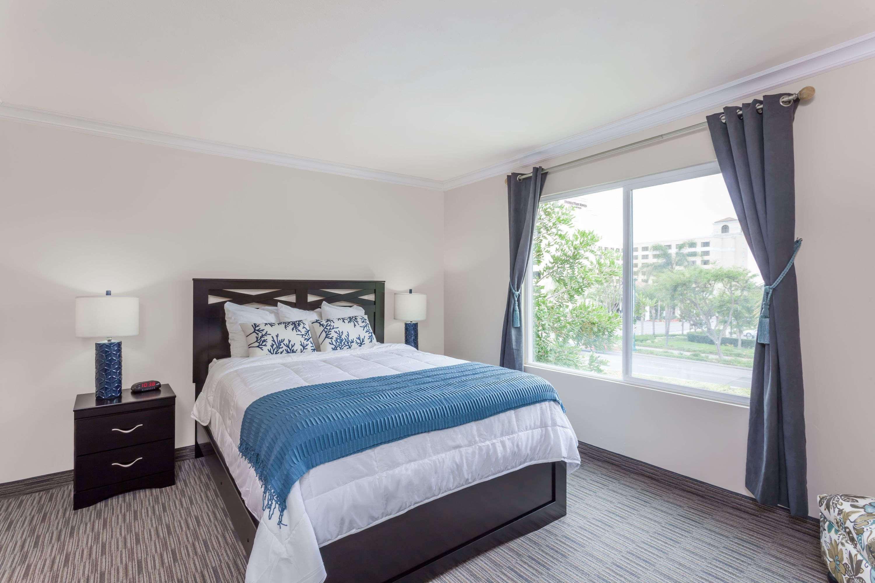 Ramada By Wyndham Convention Center Hotel Anaheim