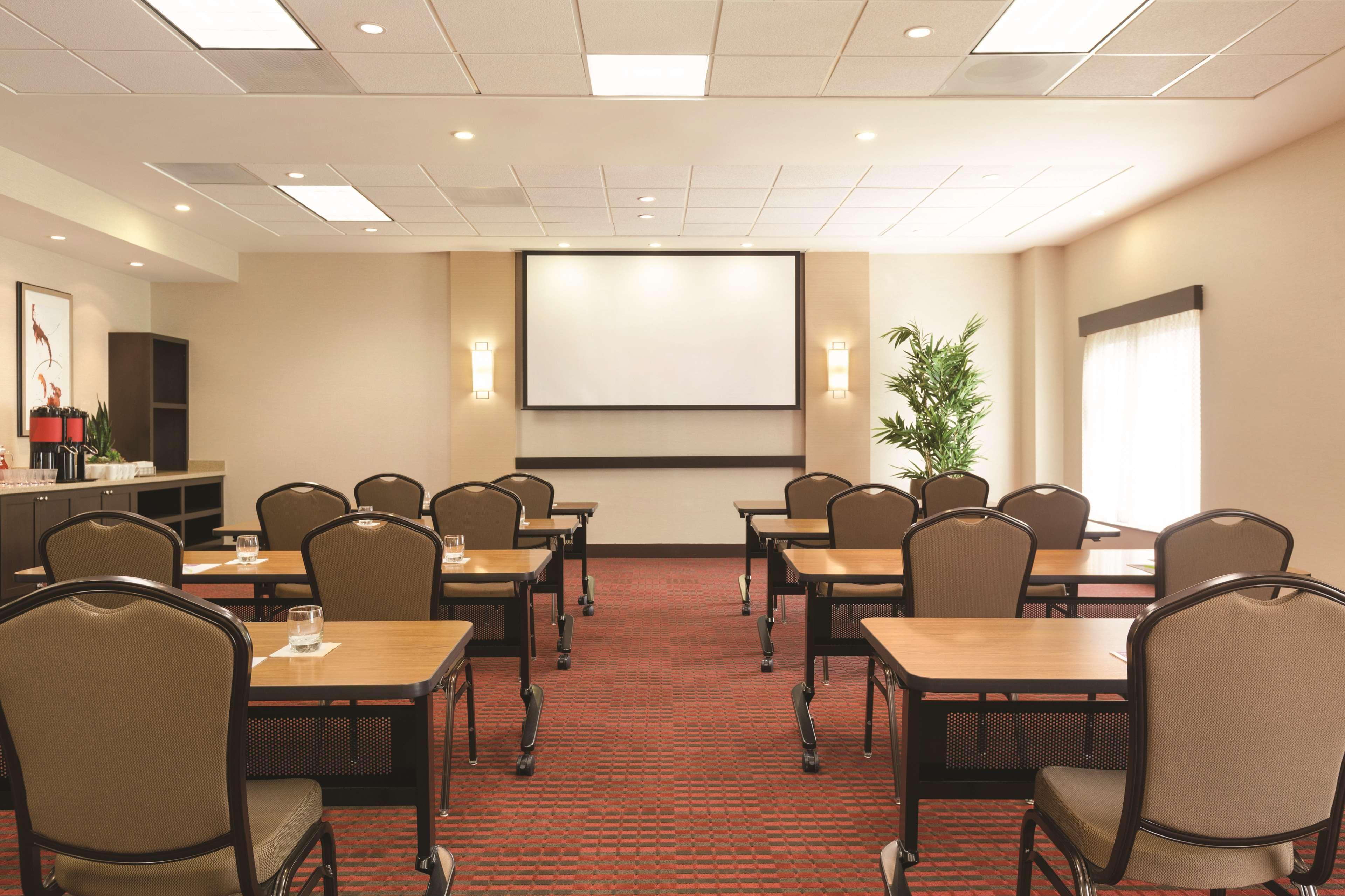 Hotel Hyatt Place At / Convention Center 3*