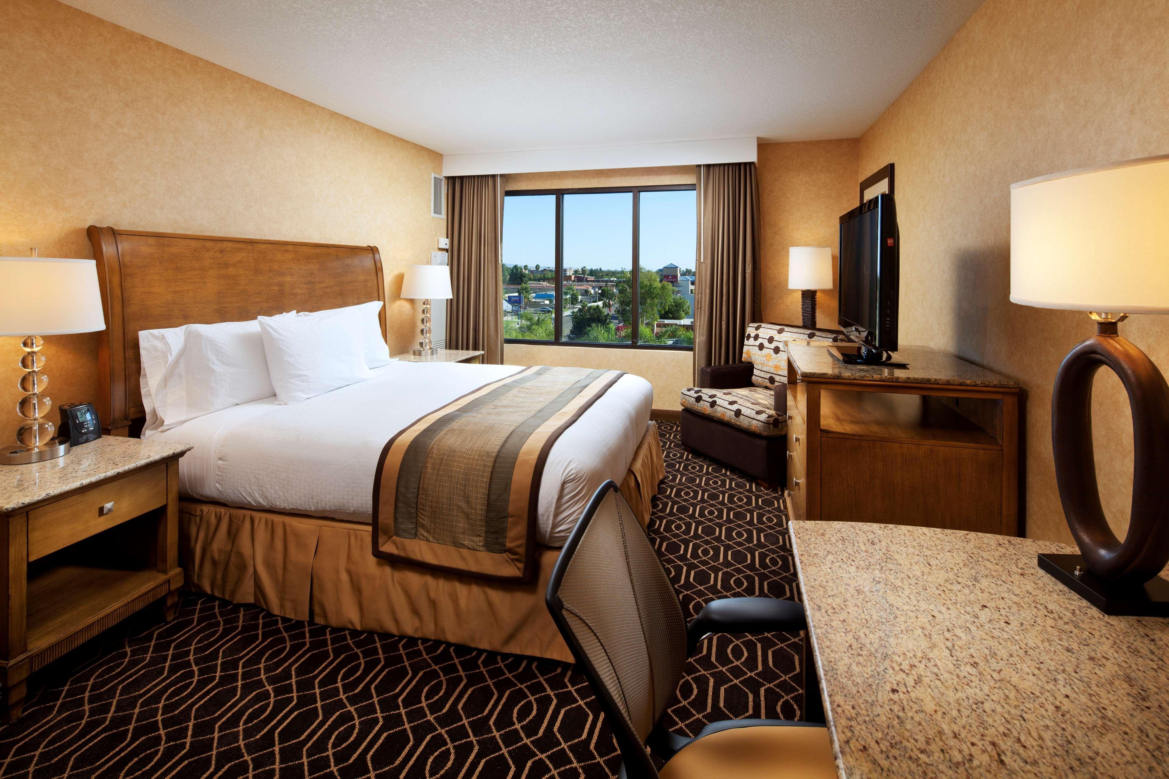 Hotel Doubletree By Hilton Resort/convention Center 3*