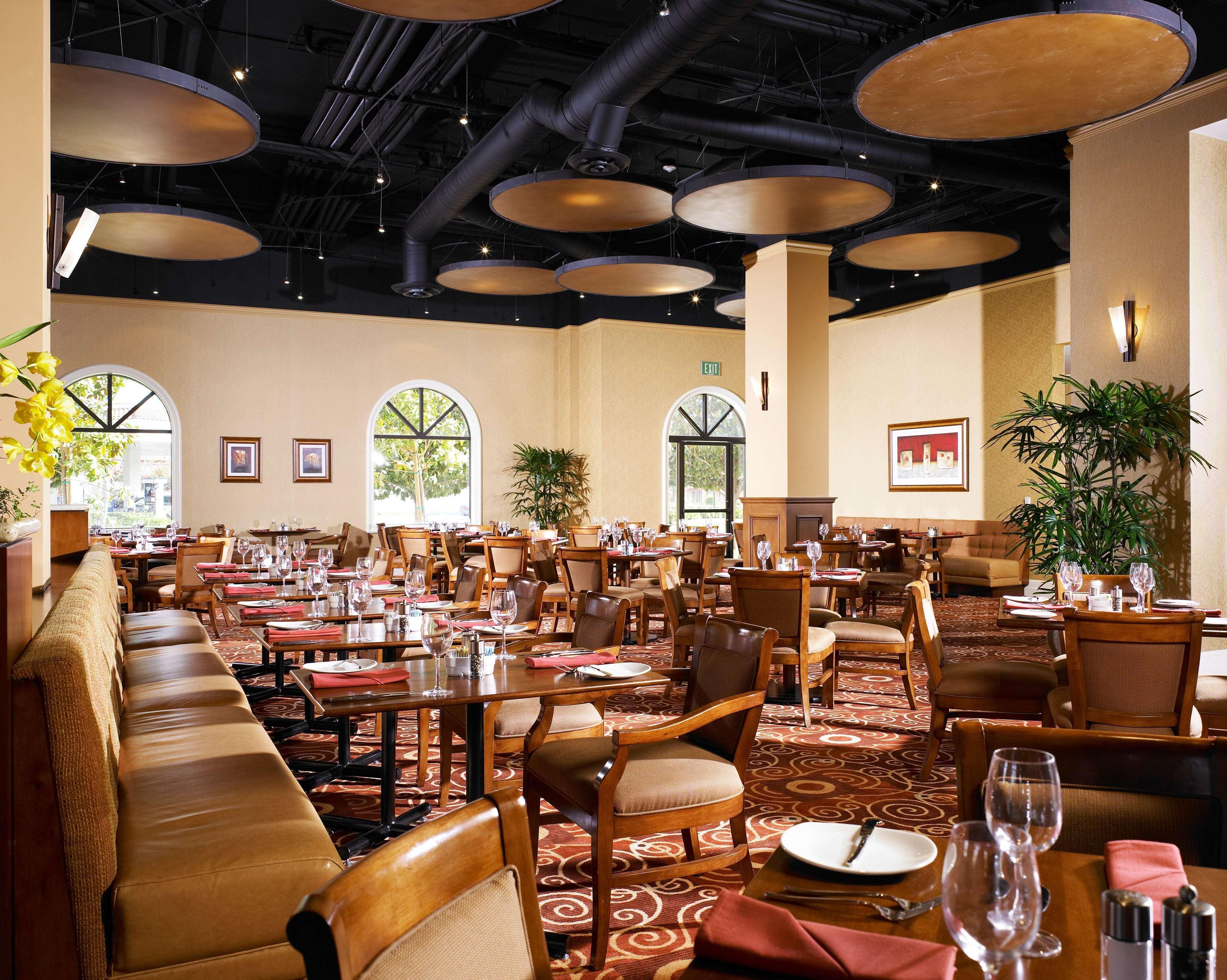 Hotel Doubletree By Hilton Resort/convention Center Anaheim
