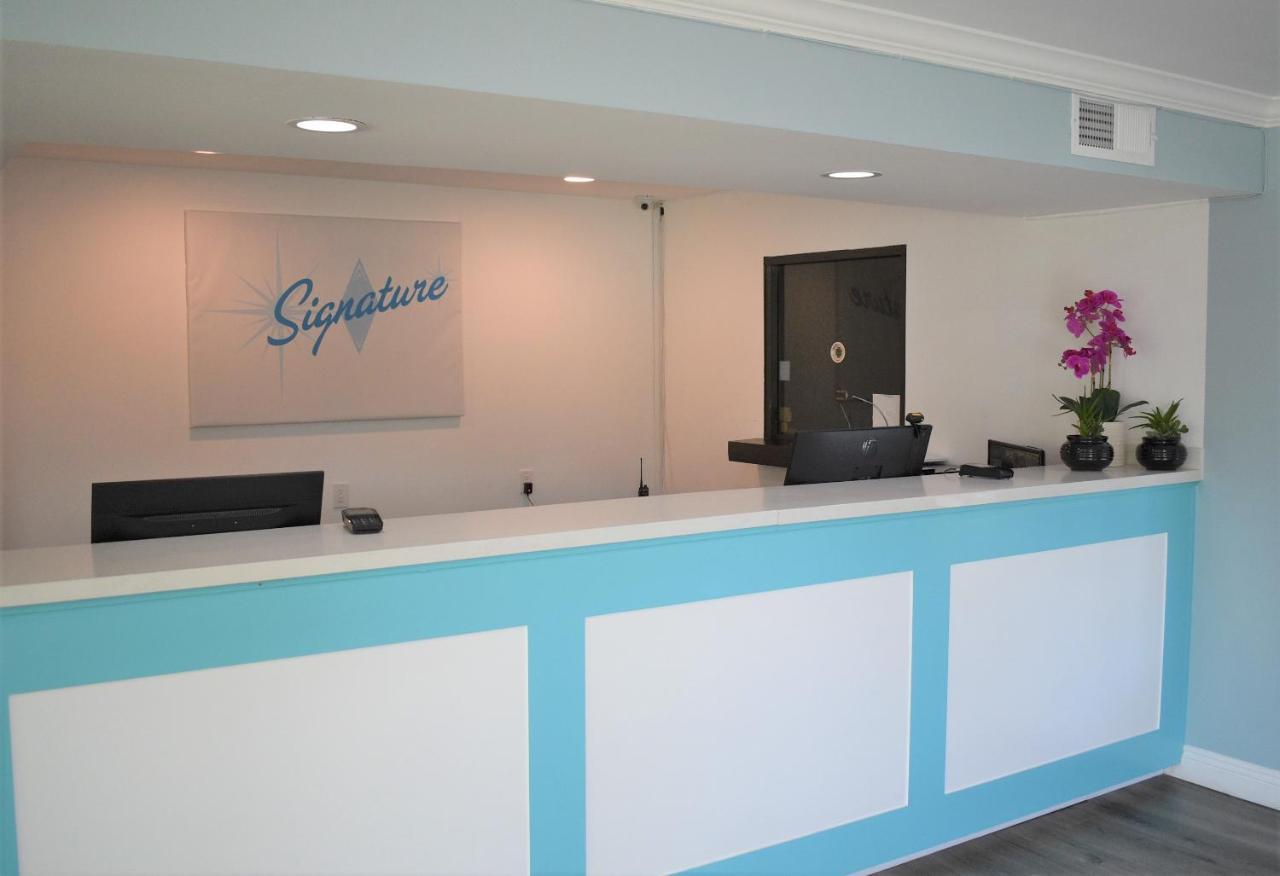 Hotel Signature Maingate 3*
