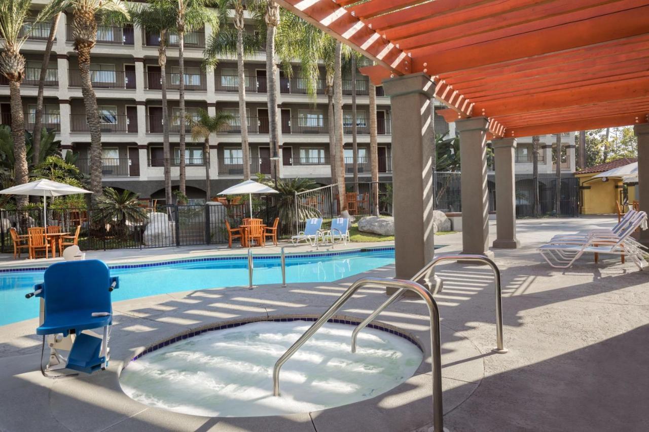 Four Points By Sheraton Hotel 4*