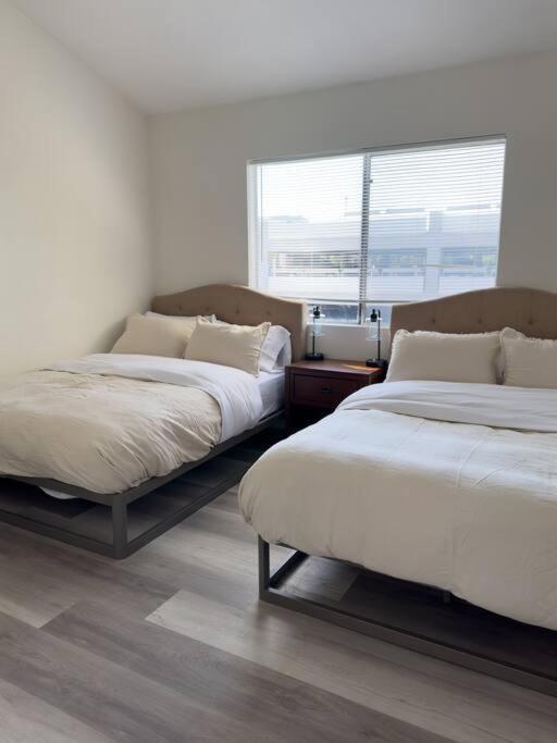 Modern Retreat 1 Mi. From * Anaheim