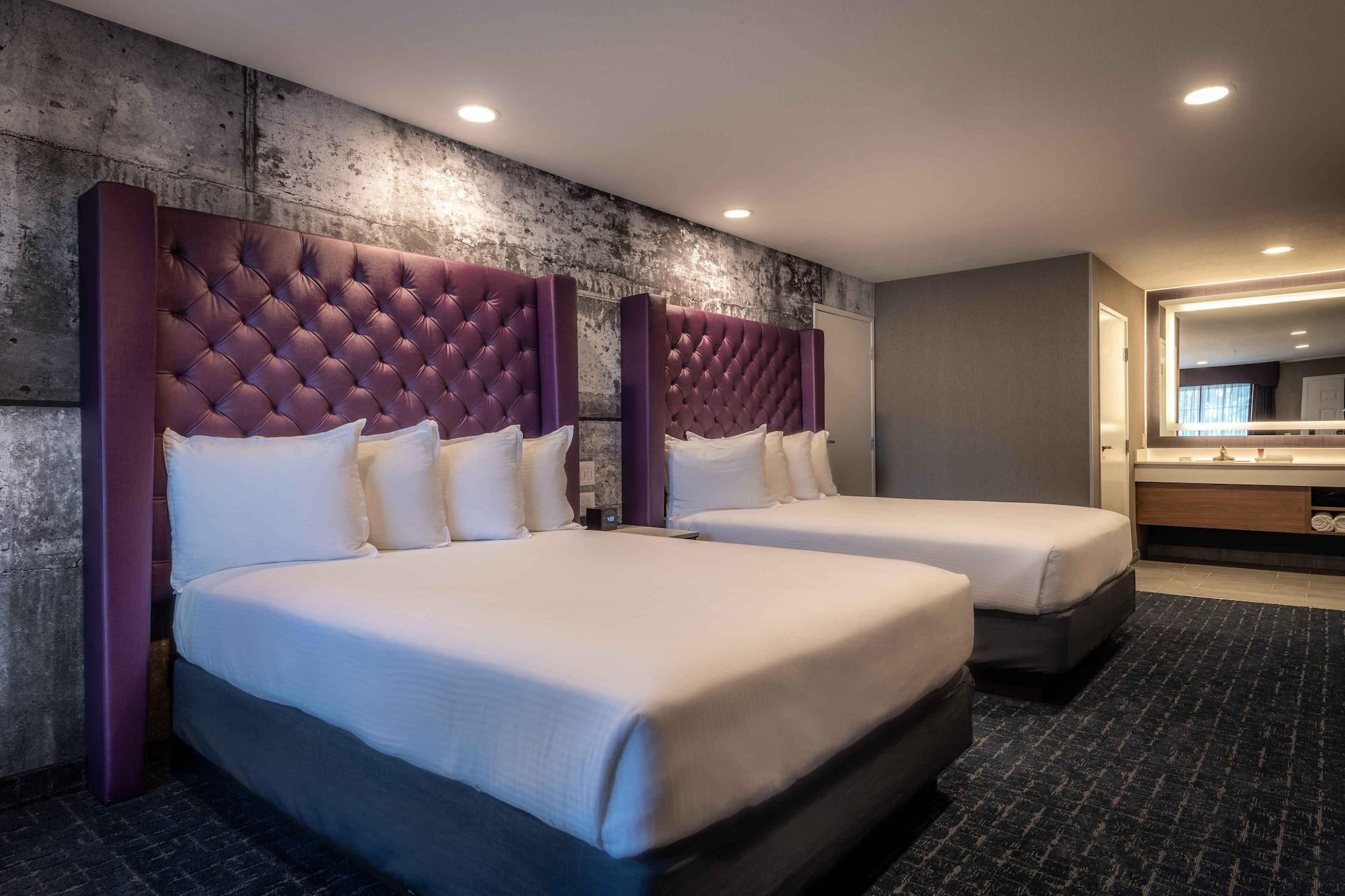 Hotel Camelot &