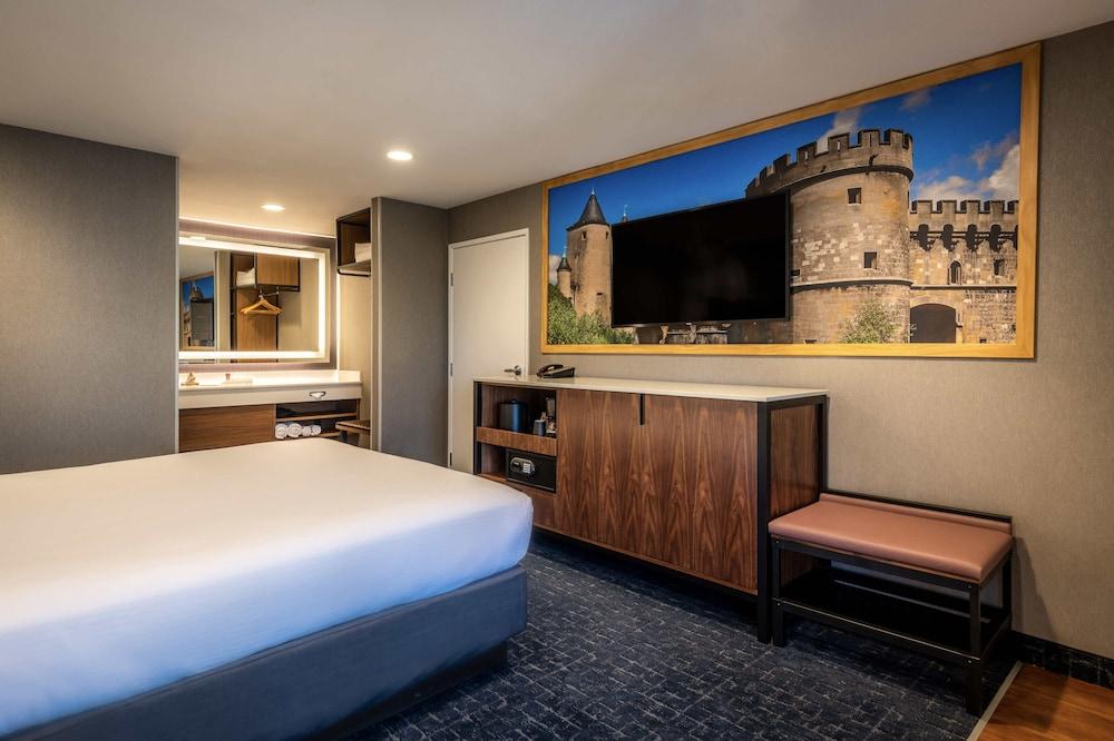 Camelot & 3* Anaheim