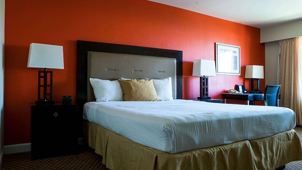Hotel 6 - Hills, Ca