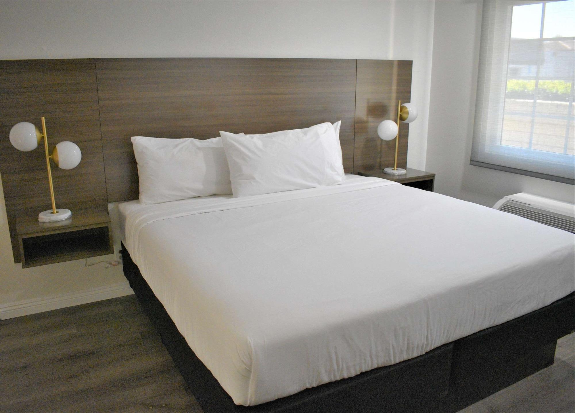 Signature Maingate 3*