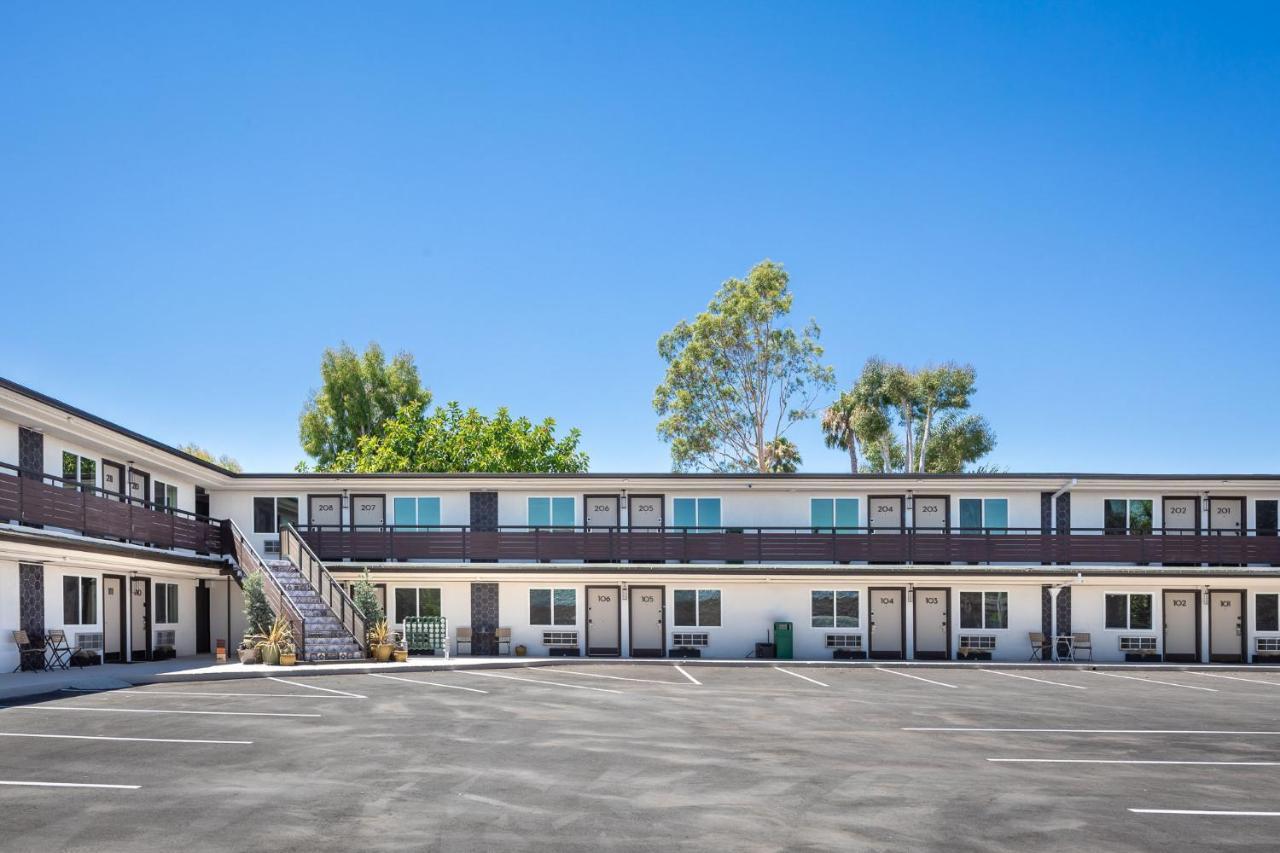 California Hotel 3*