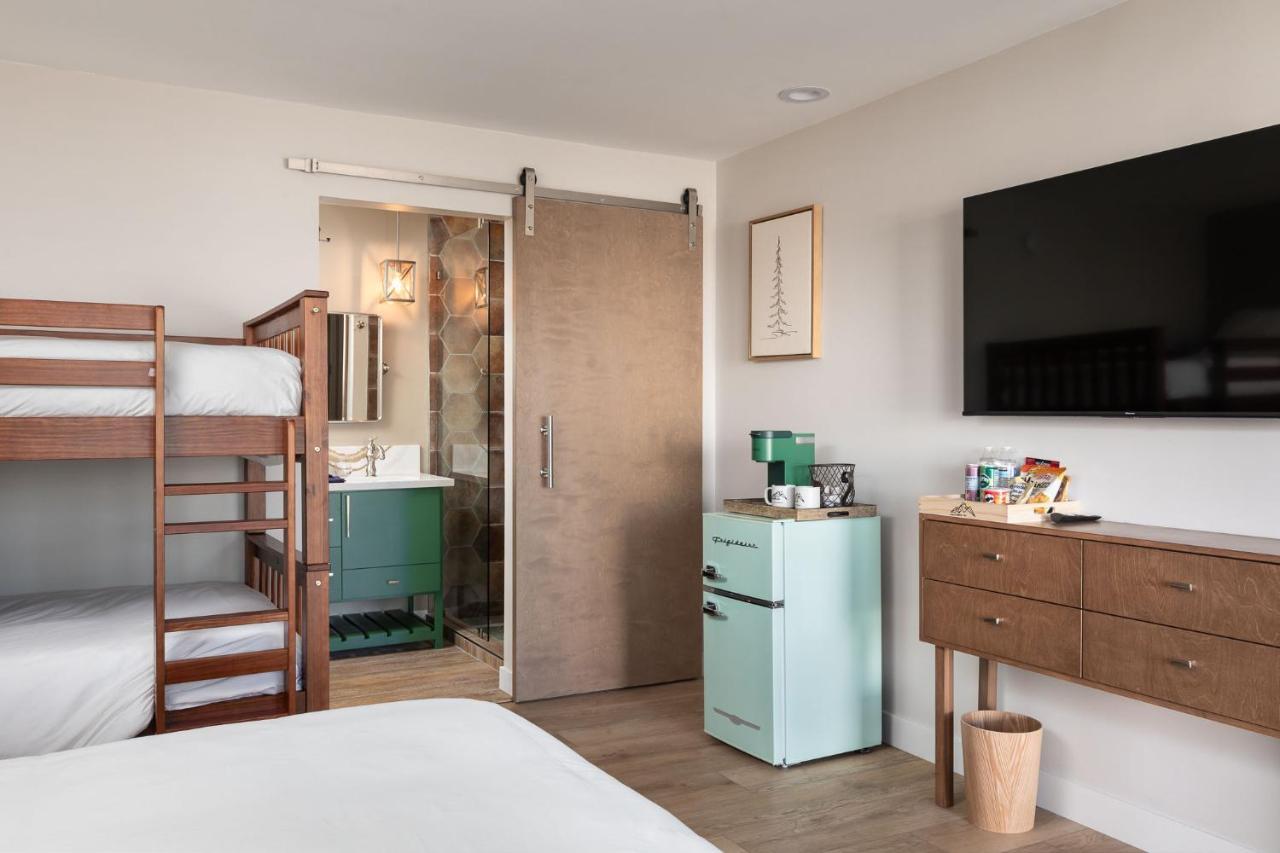 Hotel California 3*