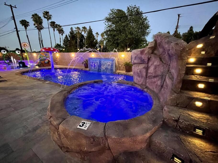 Ultimate Private Water Park & Pool Next Disneyland Holiday home Anaheim