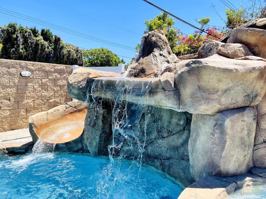 Ultimate Private Water Park & Pool Next Disneyland Holiday home Anaheim