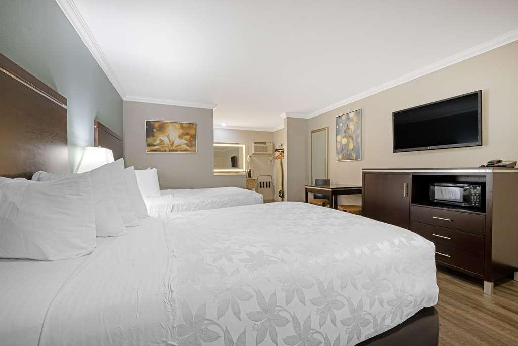 Hotel Western Courtesy - At The Park