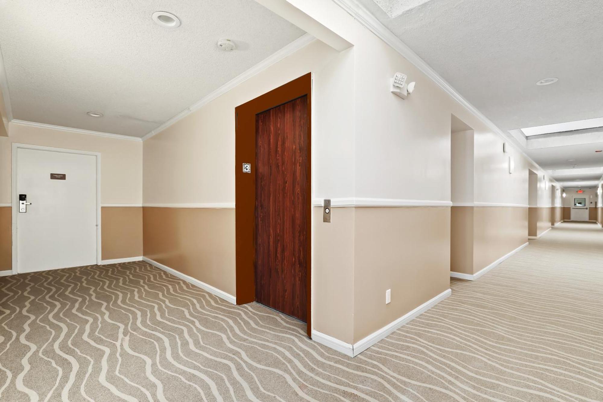 Brookhurst Plaza 3*