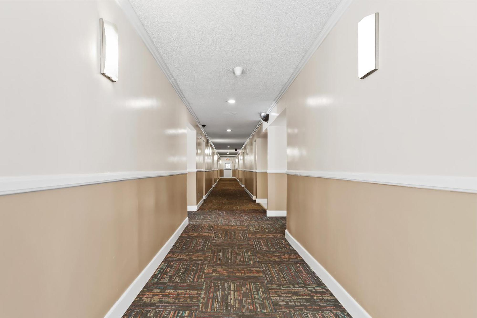 Hotel Brookhurst Plaza