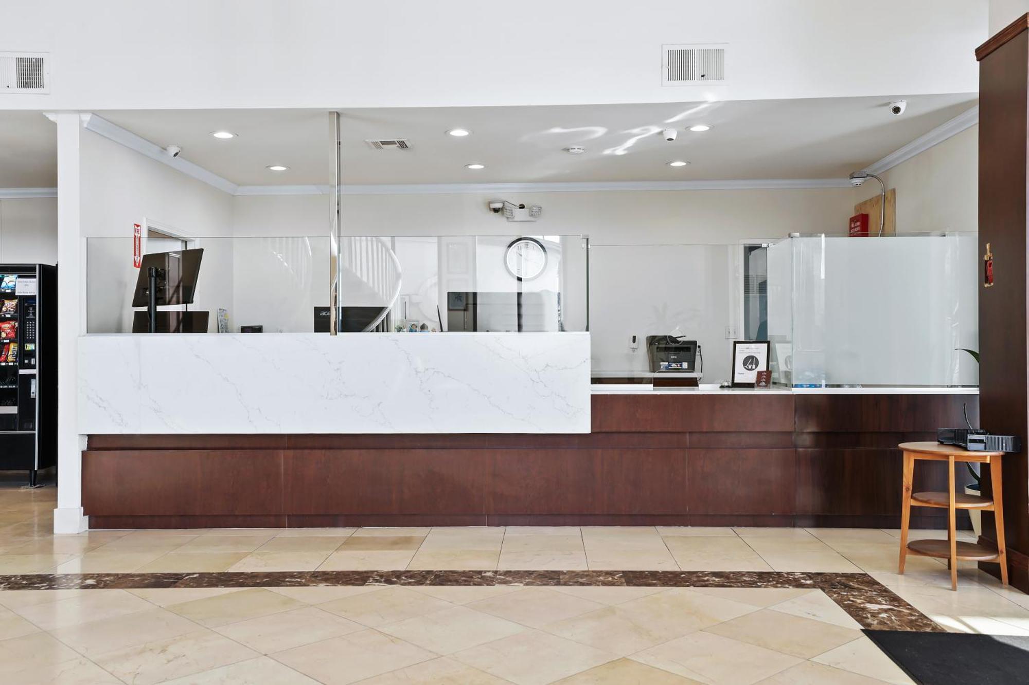 Brookhurst Plaza 3*
