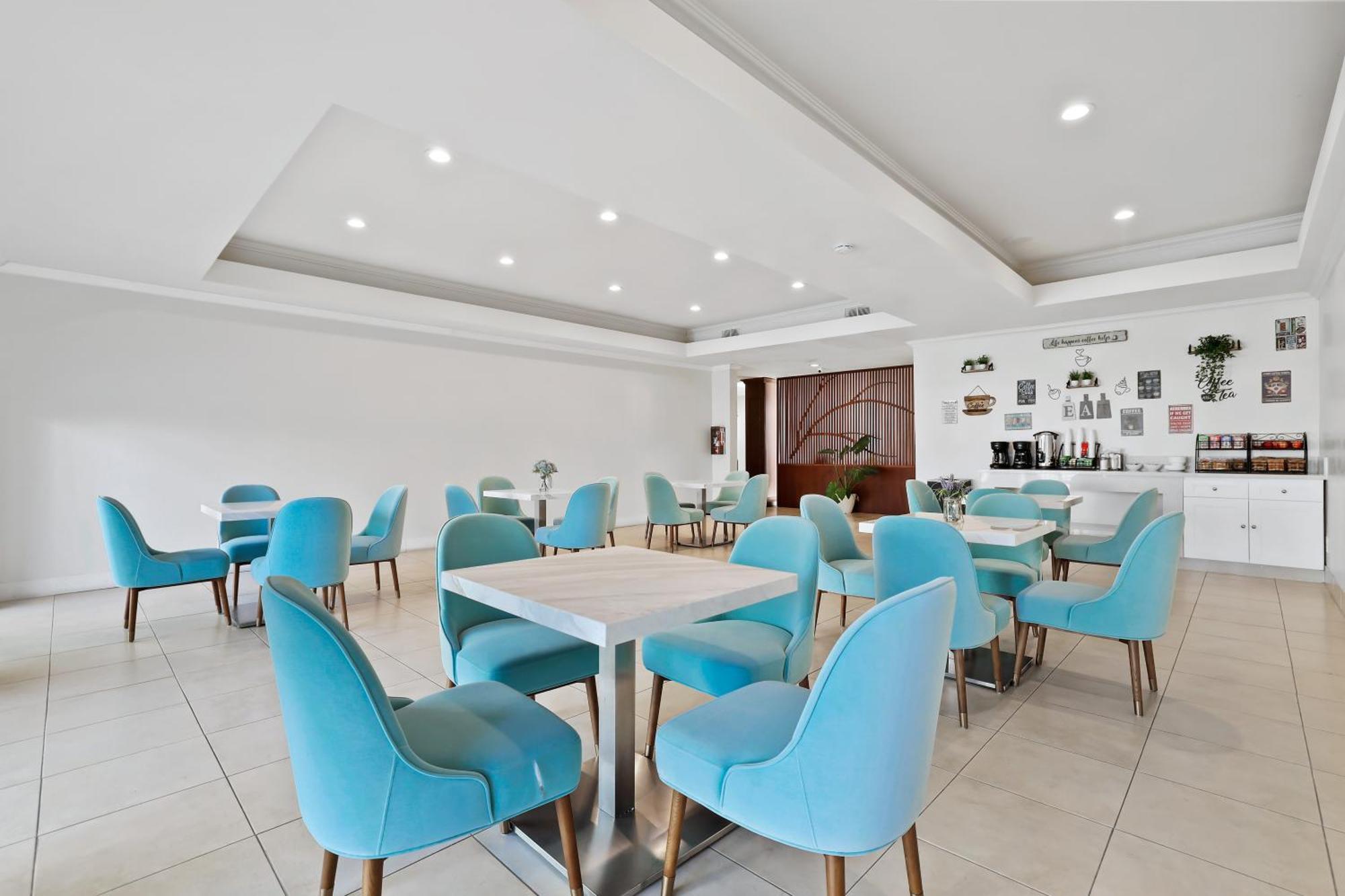 Brookhurst Plaza Hotel 3*