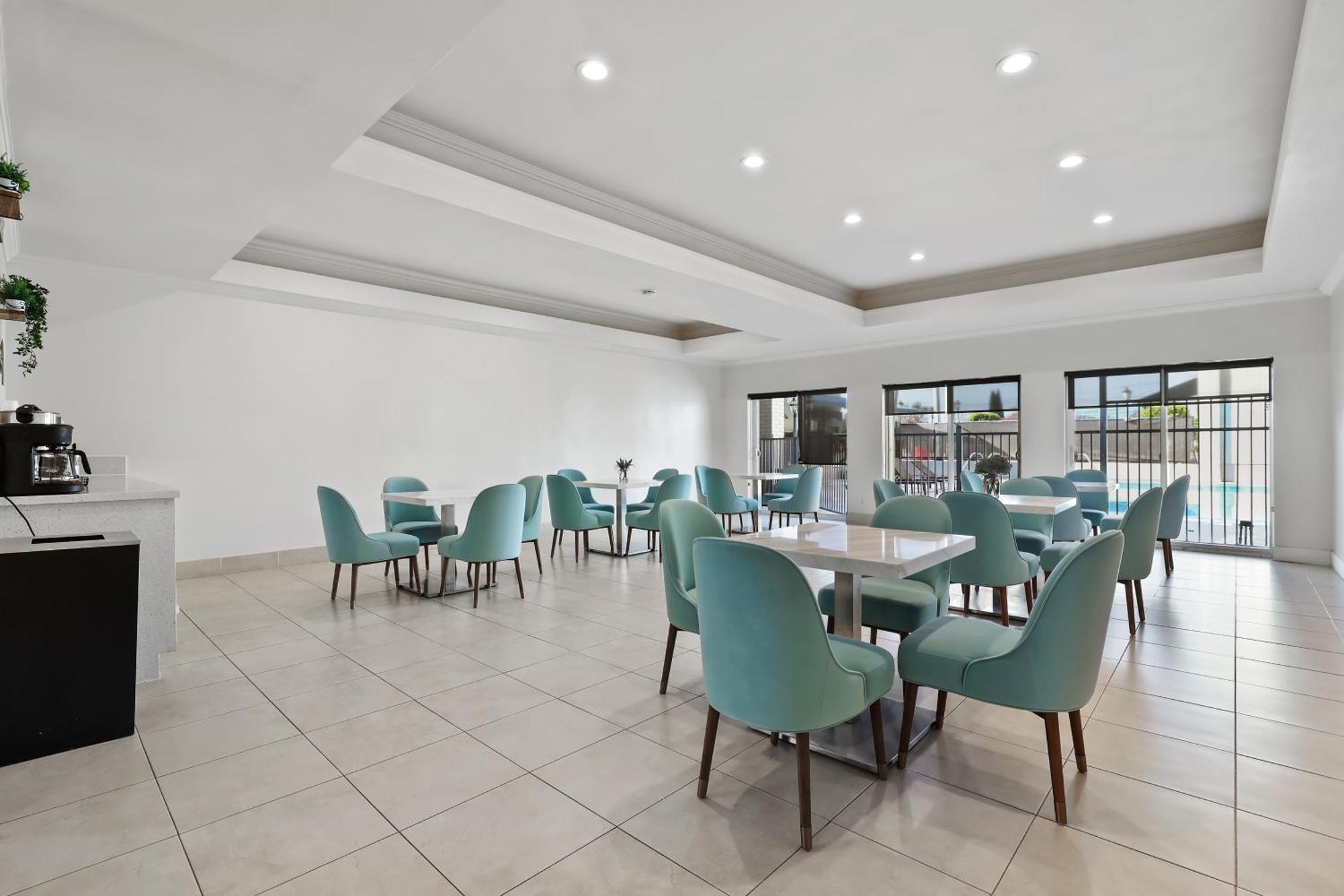 Brookhurst Plaza 3* Anaheim