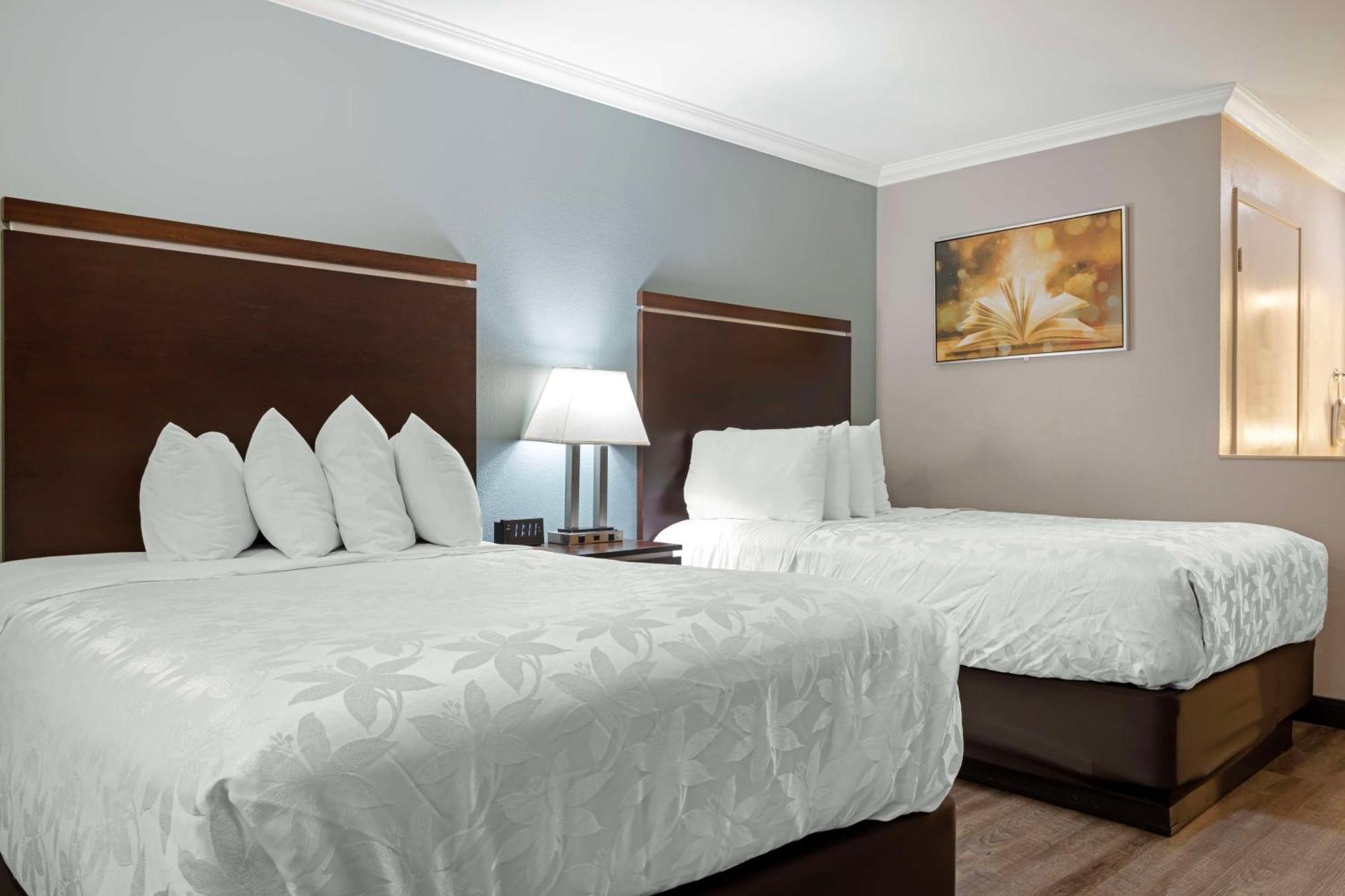 Hotel Western Courtesy - At The Park 3*