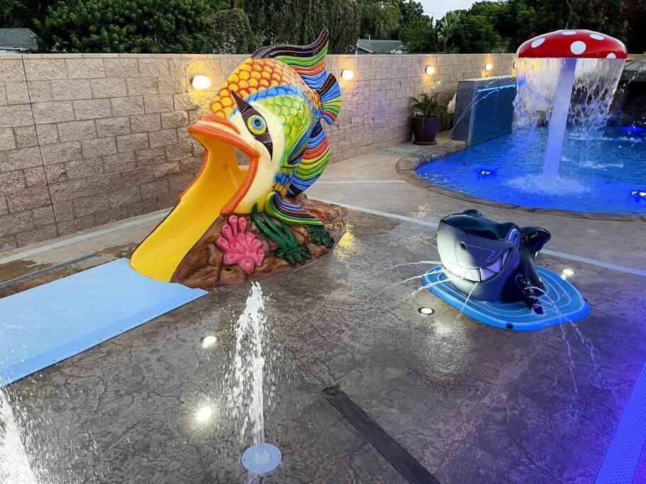 Holiday home Ultimate Private Water Park & Pool Next Disneyland *
