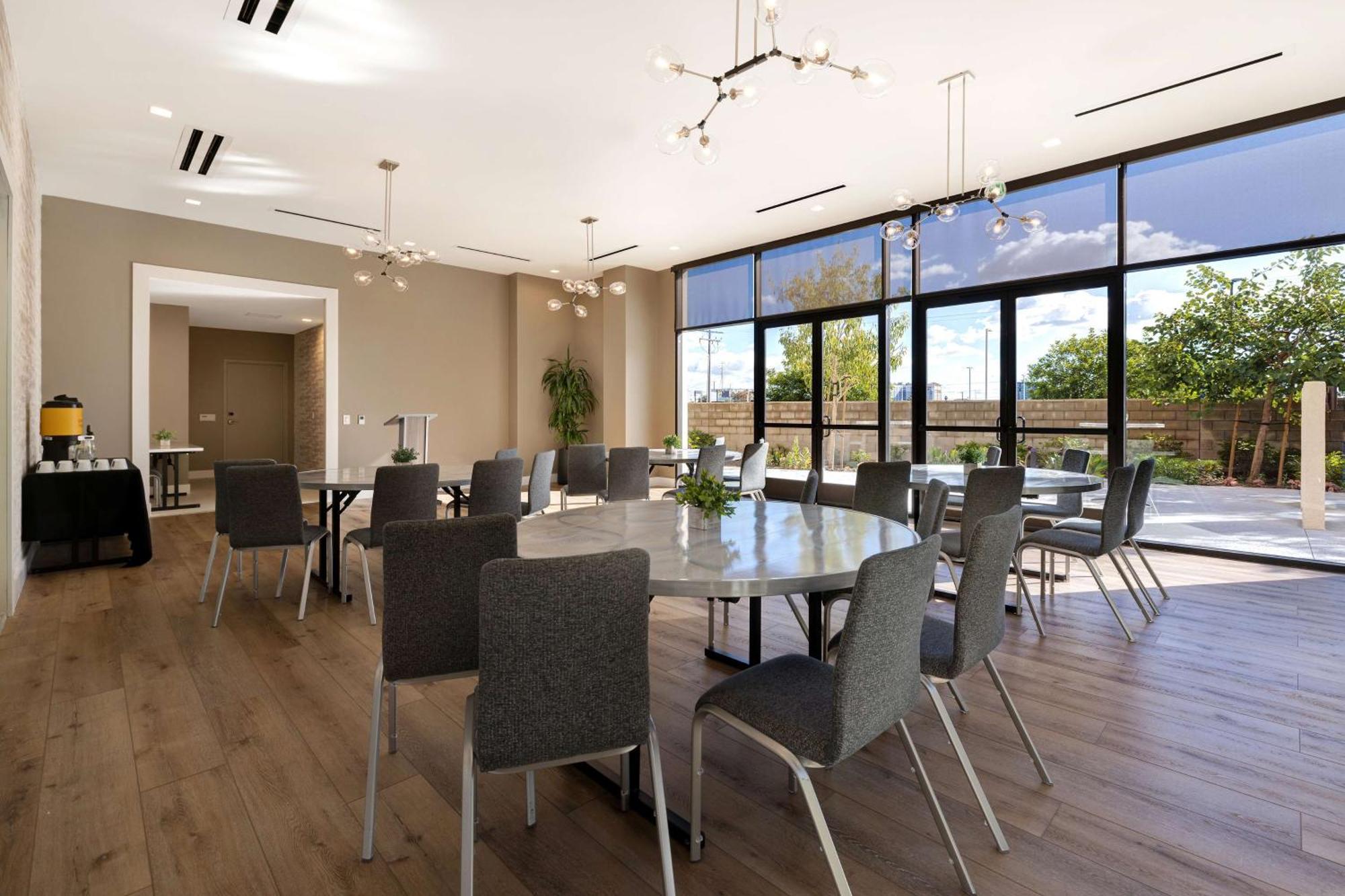 Home2 By Hilton 3*