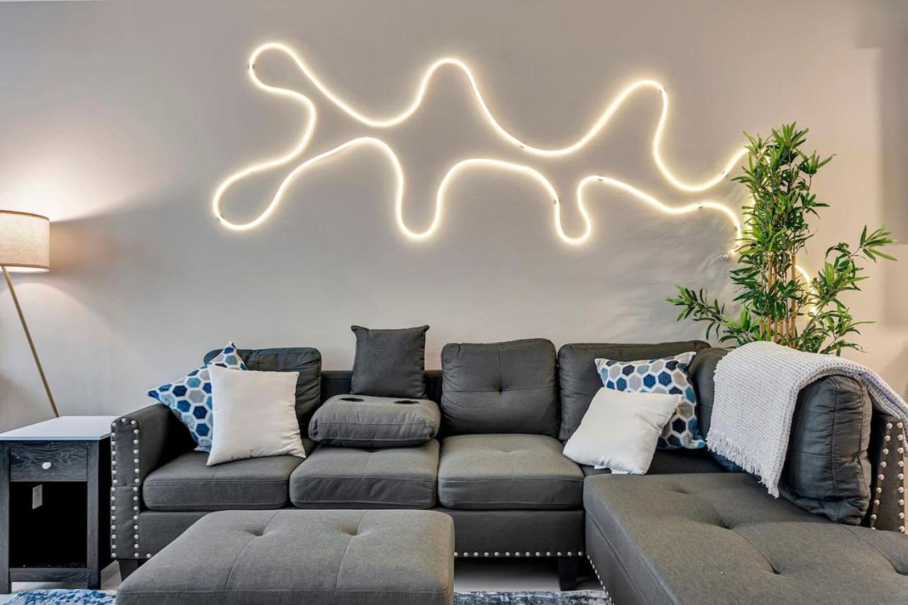 Luxury 5 Minutes To Disneyland Apartment