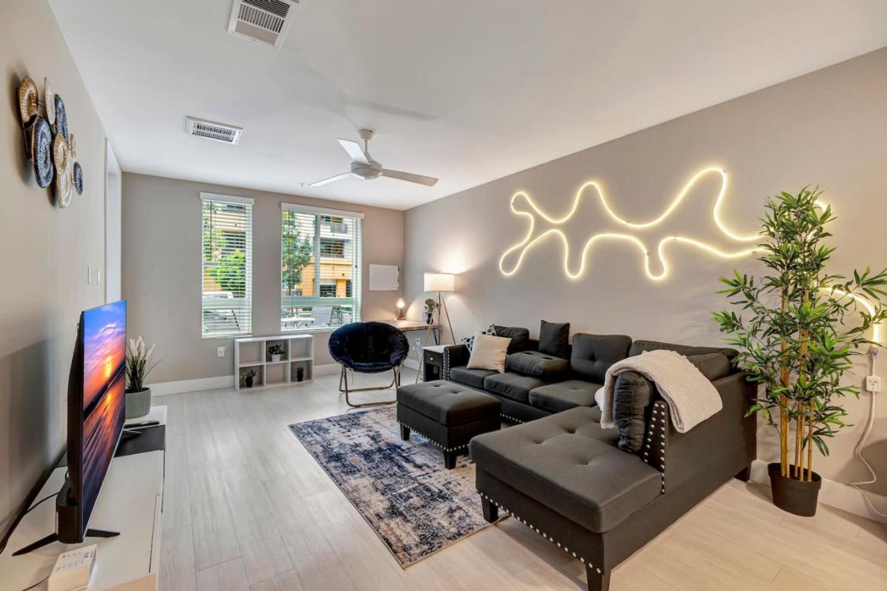 Luxury 5 Minutes To Disneyland Apartment *