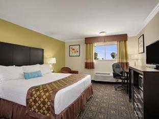 Solara And Hotel 3*