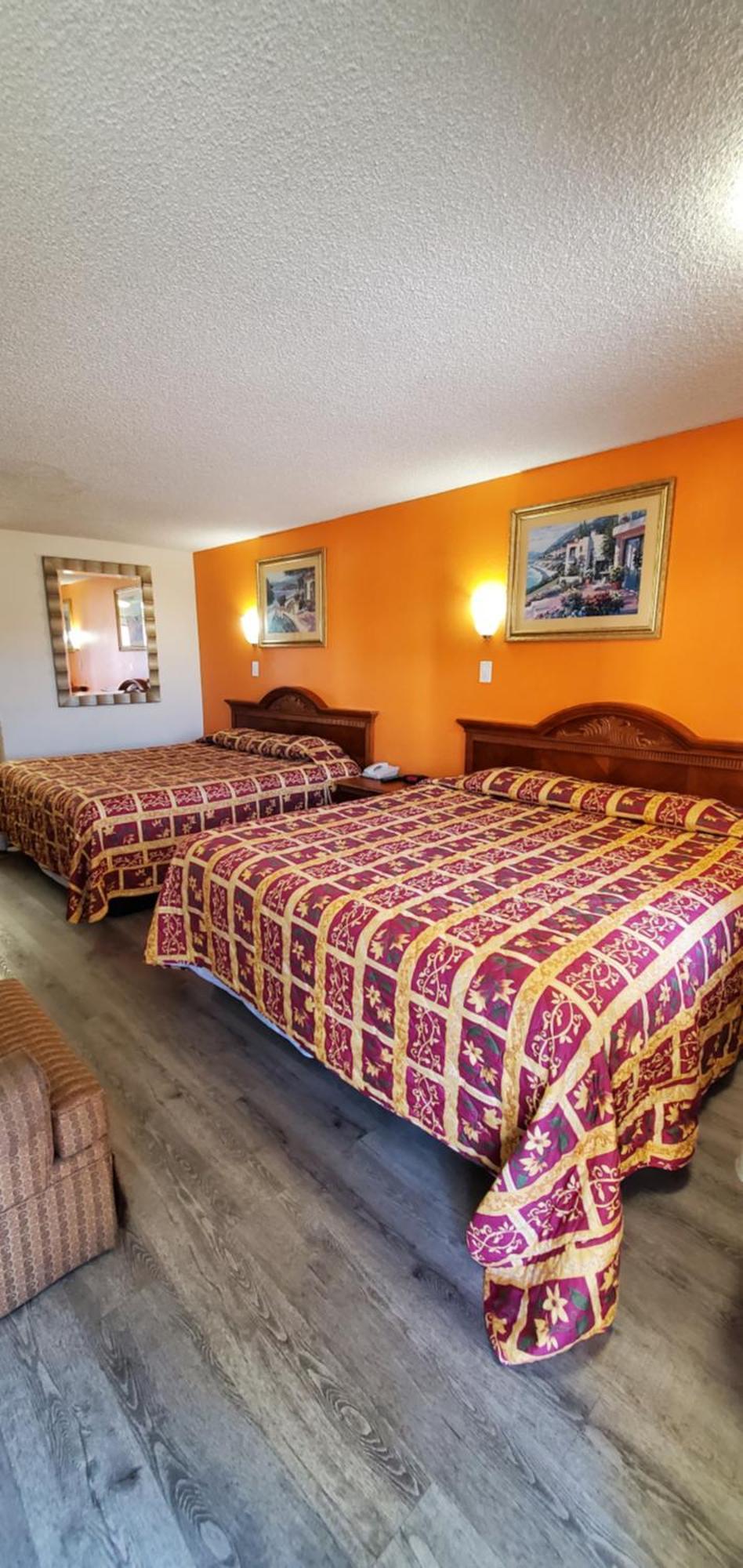 National Motel 2*