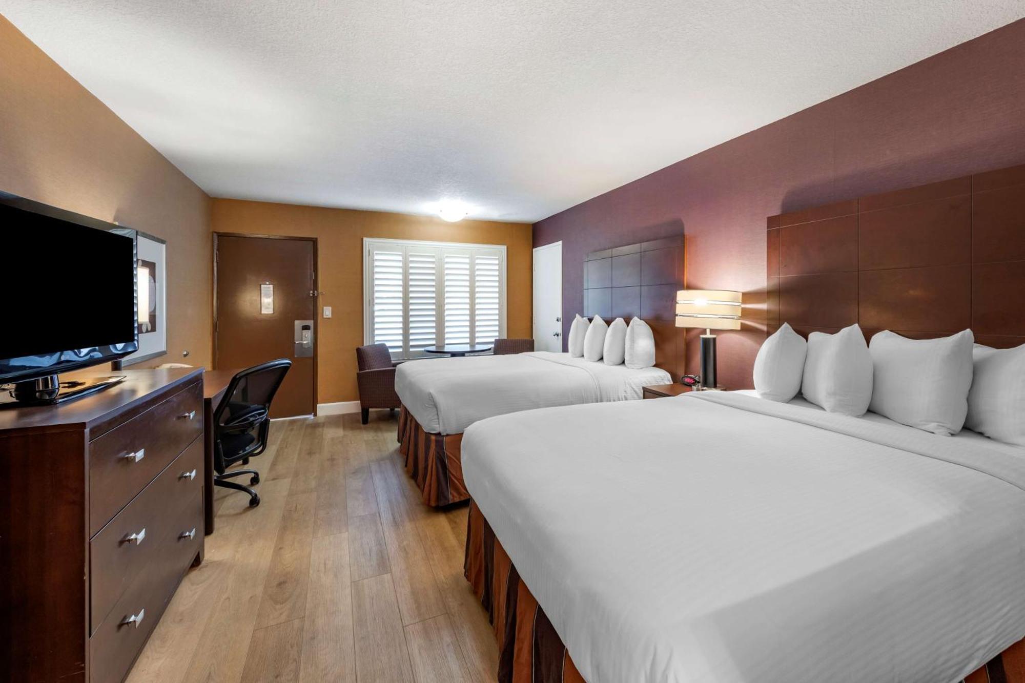Western Stovall's 3* Anaheim