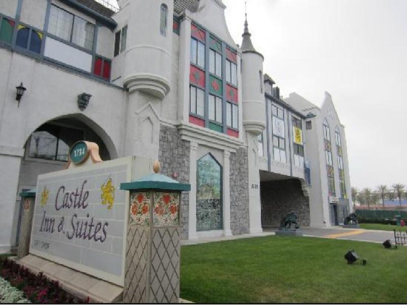 Hotel Castle And Anaheim