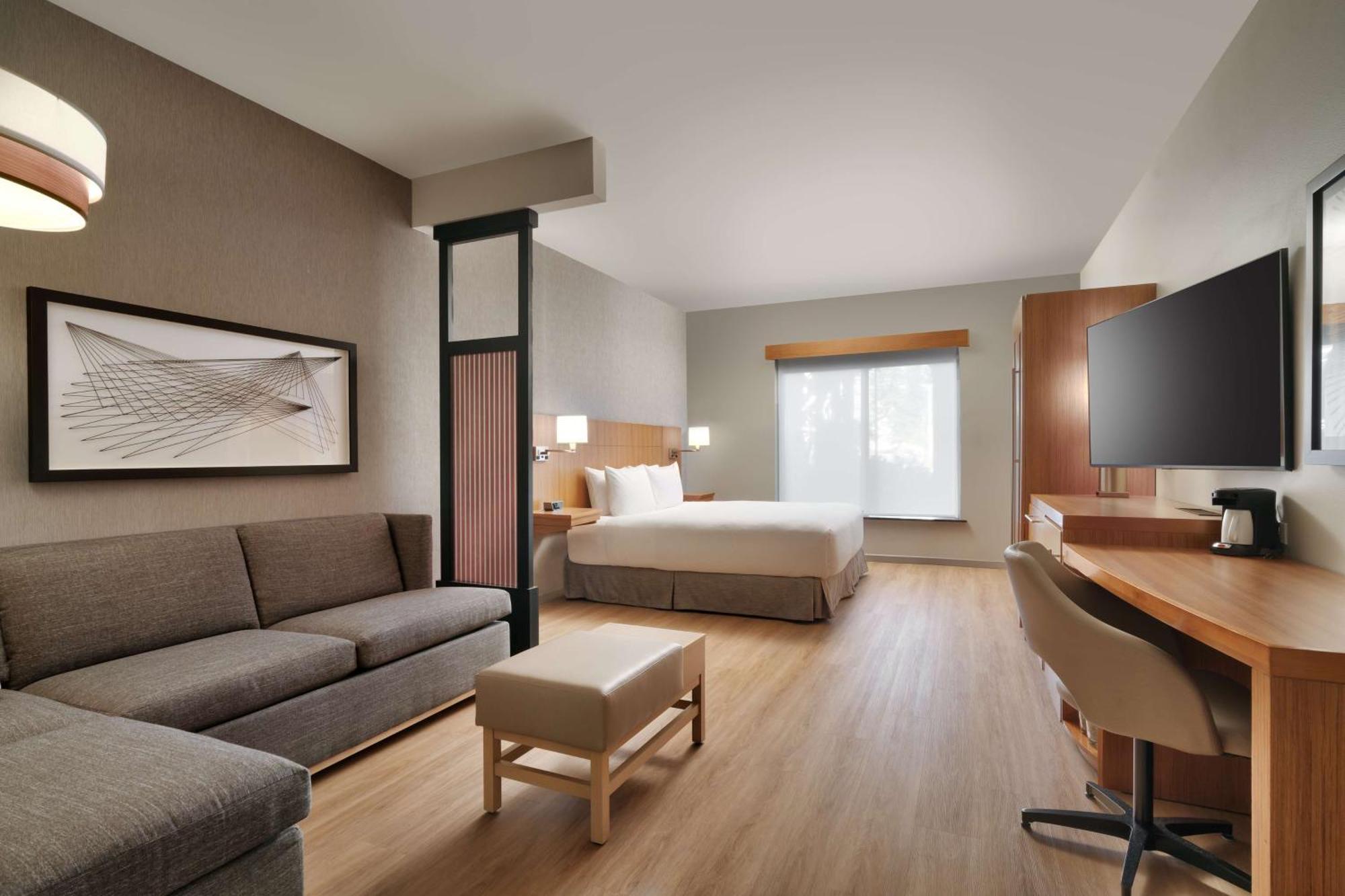 Hyatt Place At / Convention Center 3*