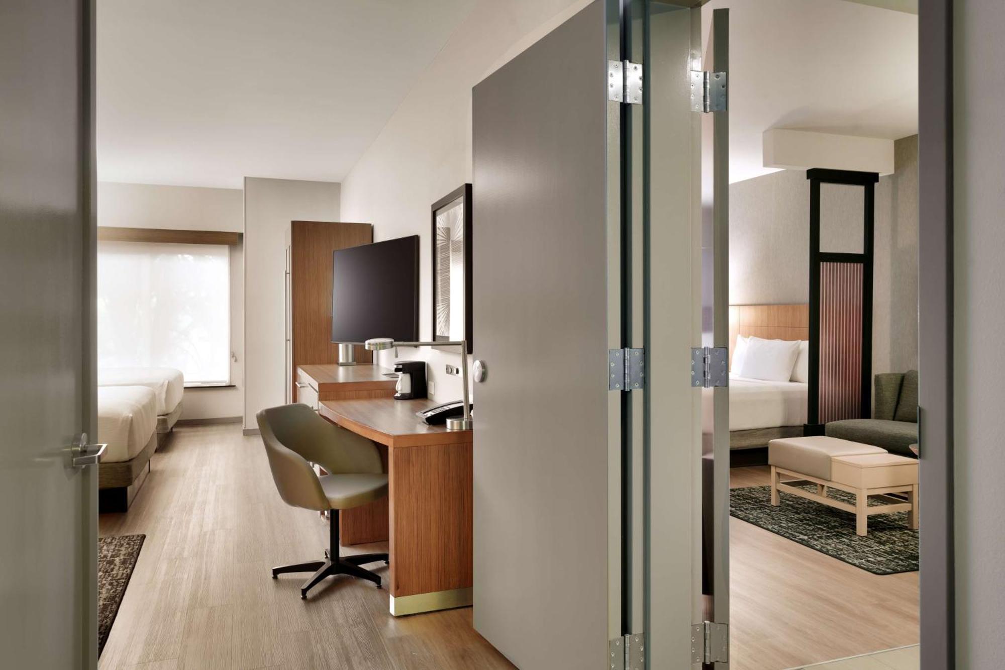 Hyatt Place At / Convention Center Hotel 3*