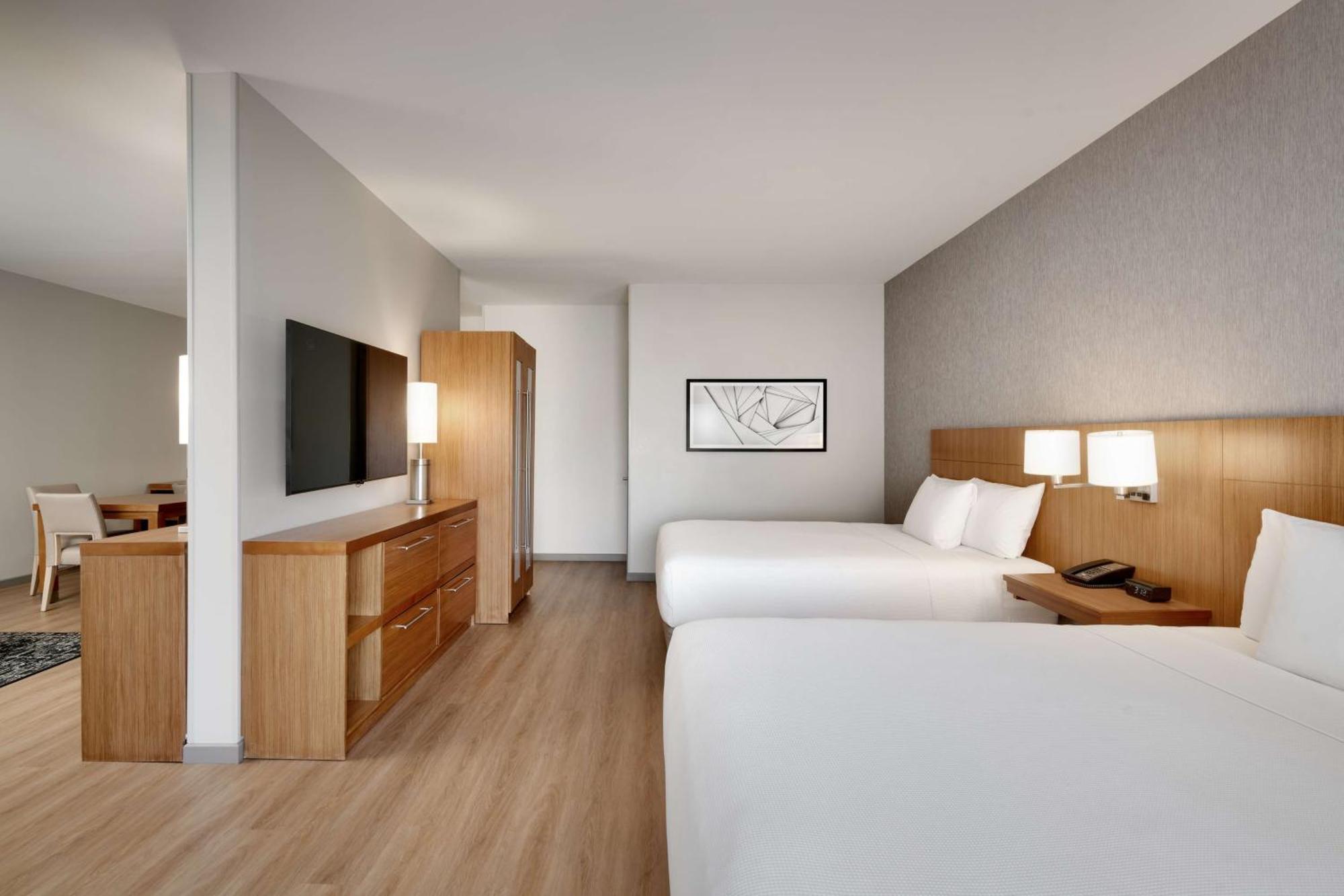 Hyatt Place At / Convention Center Anaheim