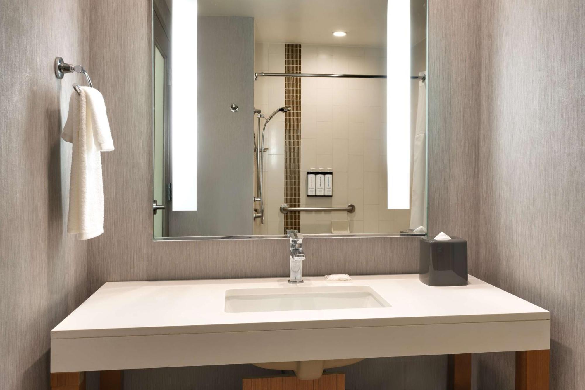 Hotel Hyatt Place At / Convention Center 3*