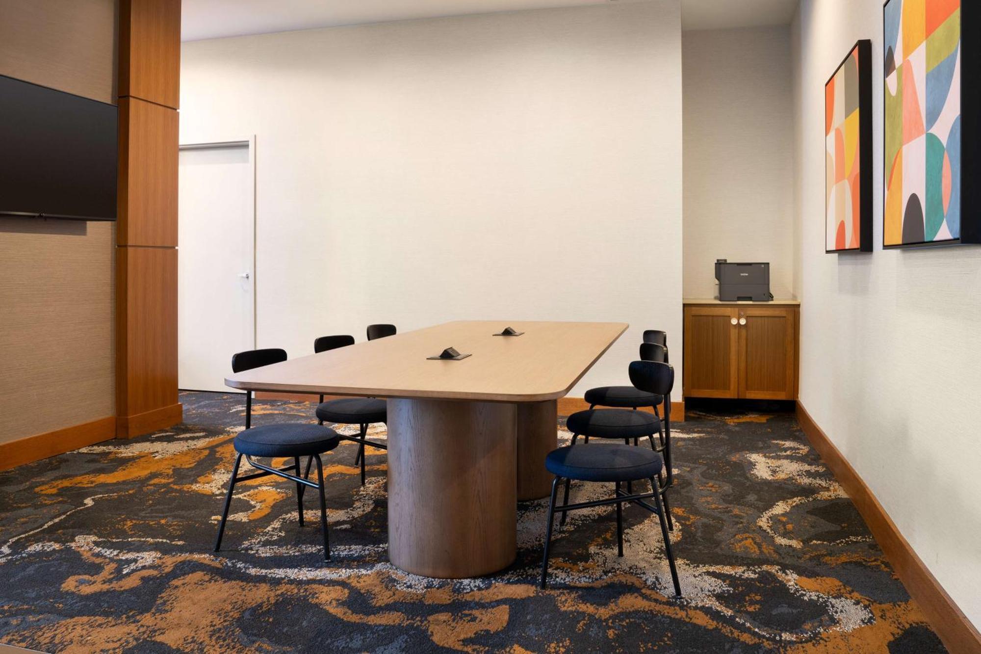 Hyatt Place At / Convention Center Hotel 3*
