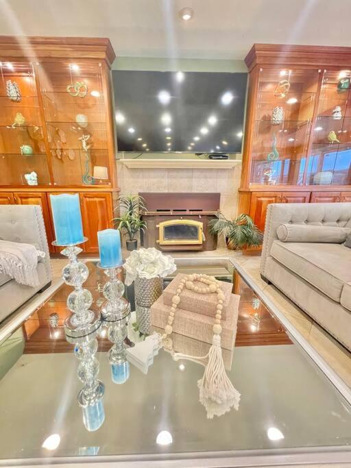 Stunning Panoramic Waterfront Pool Escape * Anaheim